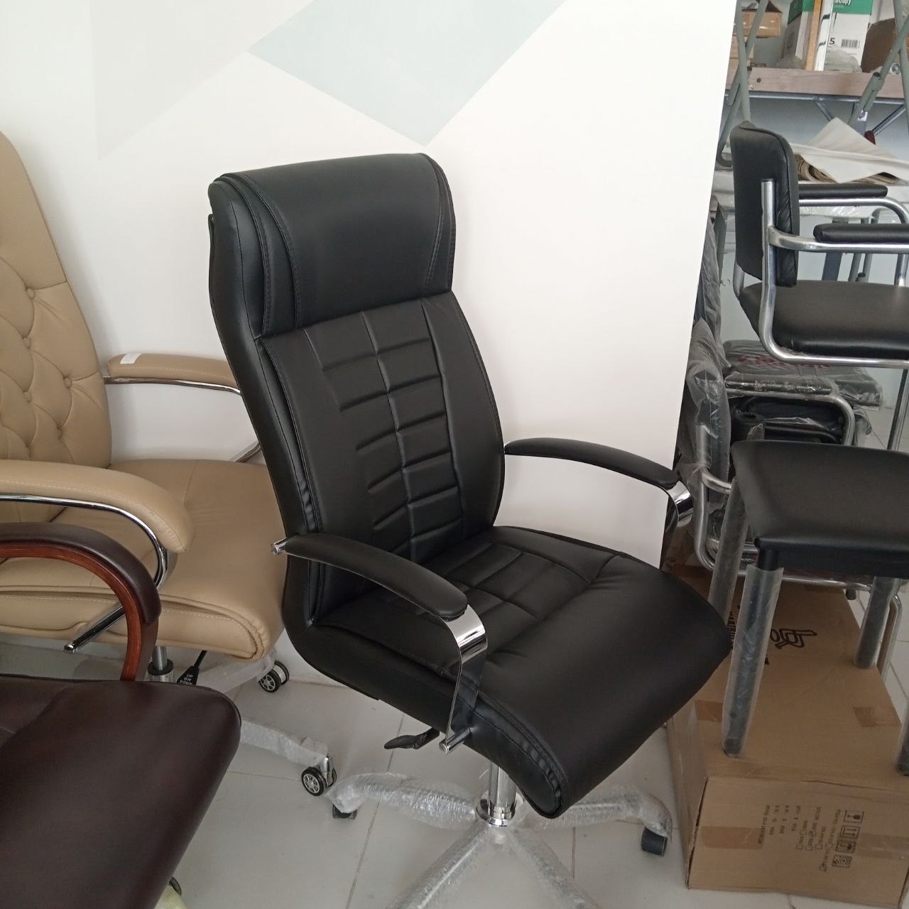 Офисное кресло DIPLOMAT